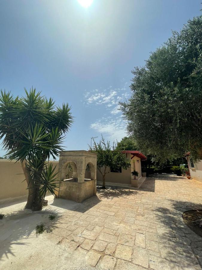 B&B Le Carrube Sava Extérieur photo