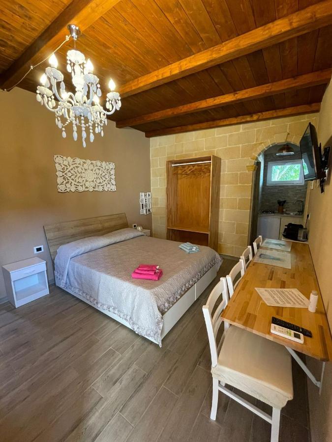 B&B Le Carrube Sava Extérieur photo