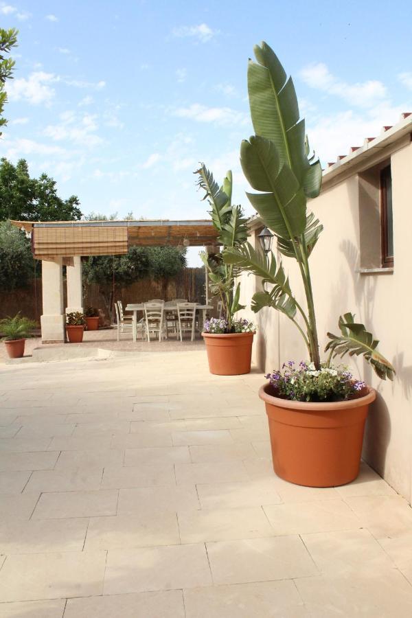 B&B Le Carrube Sava Extérieur photo
